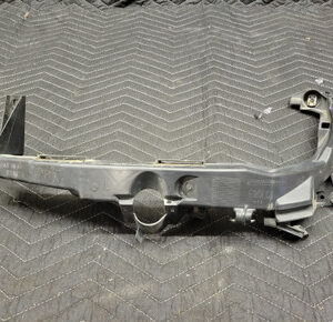 BMW E90/E91 3-Series Headlight Mounting Arm Left 51647138401